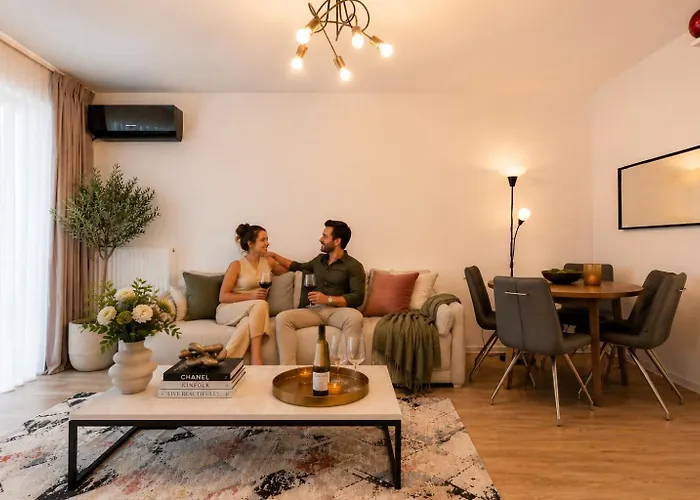 Apart B&V 203 Coresi - Modern Flat With Parking